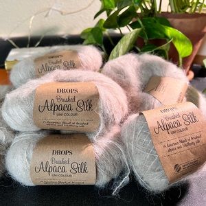 DROPS Brushed Alpaca Silk, 77% Alpaca 23% Silk, Aran/Worsted. 25g(153yd)per ball